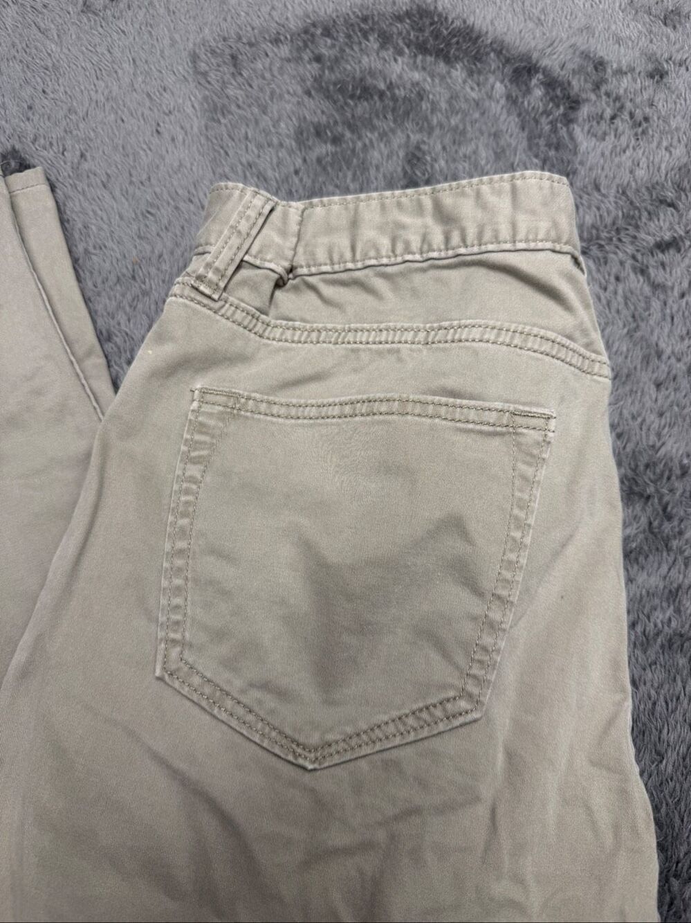 Banana Republic Slim Fit Women’s Chinos 33x32